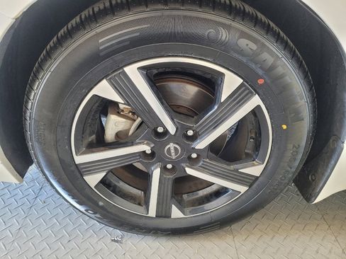 Used 2024 Nissan Sentra SV image 31