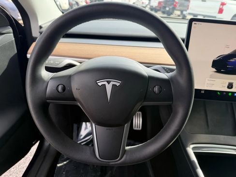Used 2023 Tesla Model Y Performance image 14