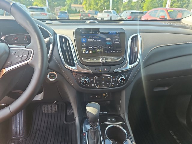 Used 2024 Chevrolet Equinox Premier FWD image 18
