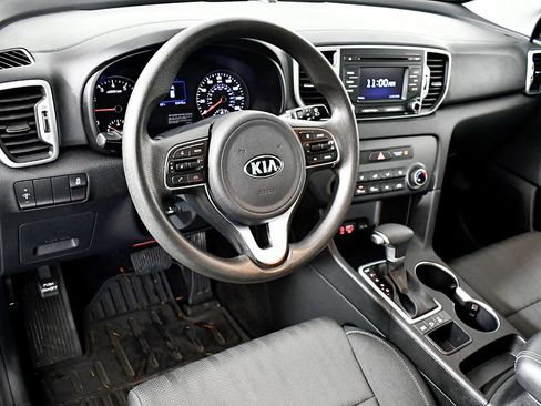 Used 2019 Kia Sportage LX image 16