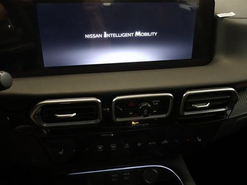 New 2026 Nissan Sentra SR w/ SR Premium Package FWD image 19