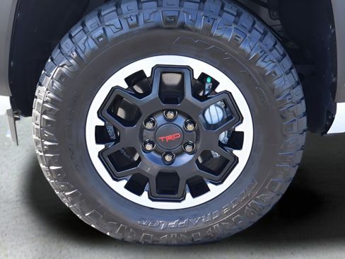 Certified 2025 Toyota 4Runner TRD Off-Road image 28