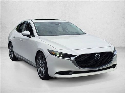 Used 2021 MAZDA MAZDA3 s FWD image 3