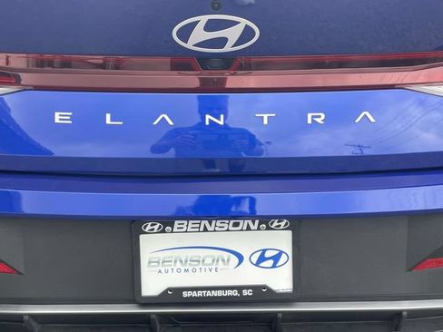 Certified 2025 Hyundai Elantra Sport FWD image 6