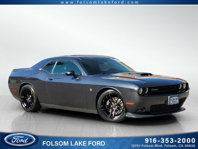 Used 2017 Dodge Challenger R/T Scat Pack RWD image 1