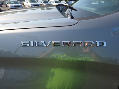 Used 2023 Chevrolet Silverado 1500 LT AWD/4WD image 19