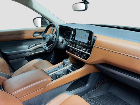 Used 2022 Nissan Pathfinder Platinum w/ Cargo Package FWD image 31