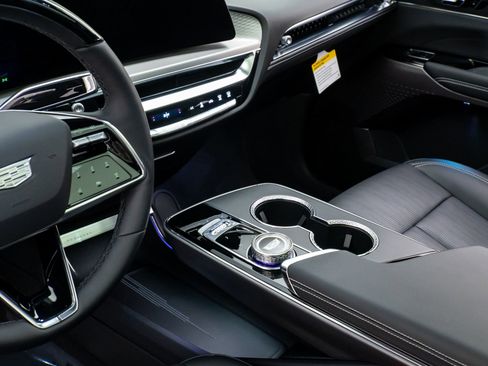 New 2026 Cadillac Lyriq Luxury image 14