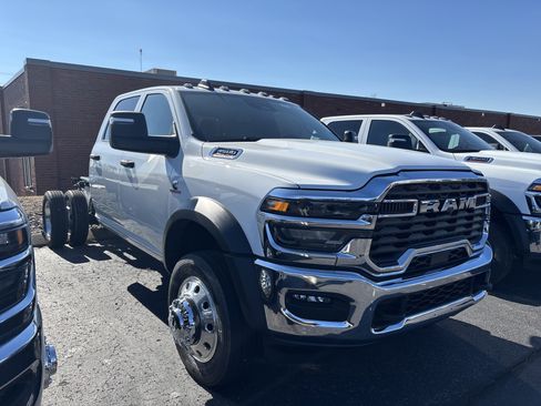 New 2026 RAM 4500 Tradesman w/ Chrome Appearance Group image 3