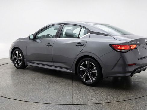 Used 2025 Nissan Sentra SV image 6