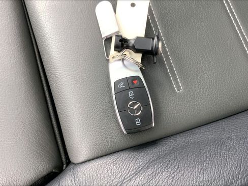 Used 2023 Mercedes-Benz GLB 250 4MATIC image 14