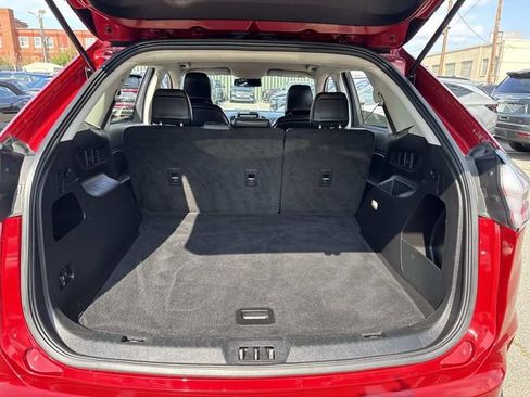 Used 2024 Ford Edge SEL image 9