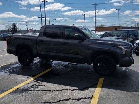 Used 2022 Toyota Tundra SR5 AWD/4WD image 6