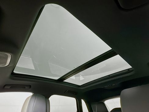 Used 2025 Audi Q3 2.0T Premium image 25