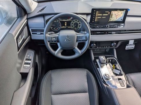 New 2026 Mitsubishi Outlander ES image 27