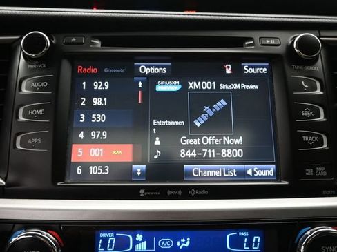 Used 2018 Toyota Highlander XLE AWD/4WD image 15