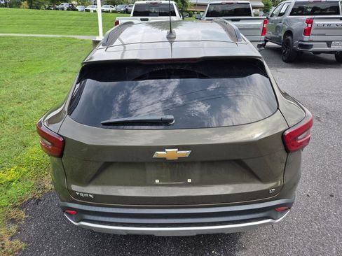 Used 2024 Chevrolet Trax LT w/ LT Convenience Package FWD image 6