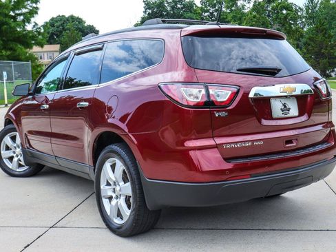 Used 2017 Chevrolet Traverse LT w/ Style and Technology Package AWD/4WD image 13