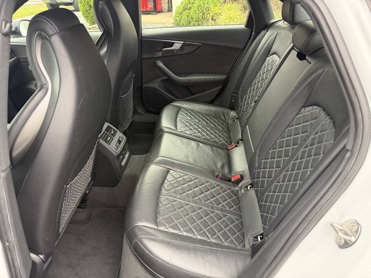 Used 2019 Audi S4 Premium Plus w/ Premium Plus Package AWD/4WD image 25