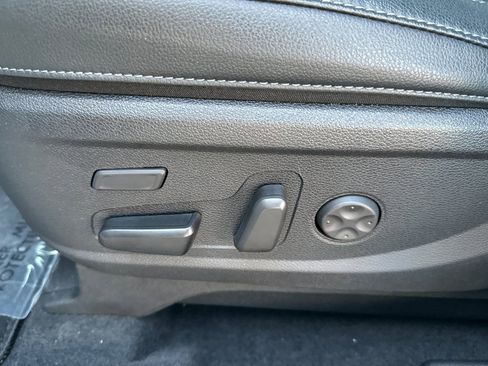 Used 2025 Kia Telluride SX image 12