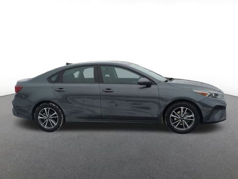 Used 2022 Kia Forte LXS image 7