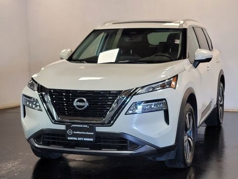 Certified 2023 Nissan Rogue SL w/ SL Premium Package AWD/4WD image 4