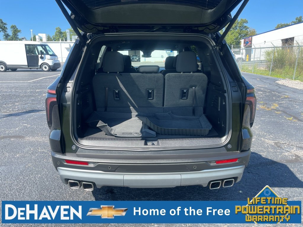 Used 2024 Chevrolet Traverse LT w/ Enhanced Driving Package FWD image 25