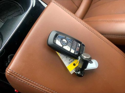 Used 2022 Lincoln Nautilus Reserve image 25