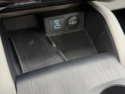 Used 2023 Ford Escape Platinum w/ Premium Technology Package AWD/4WD image 21