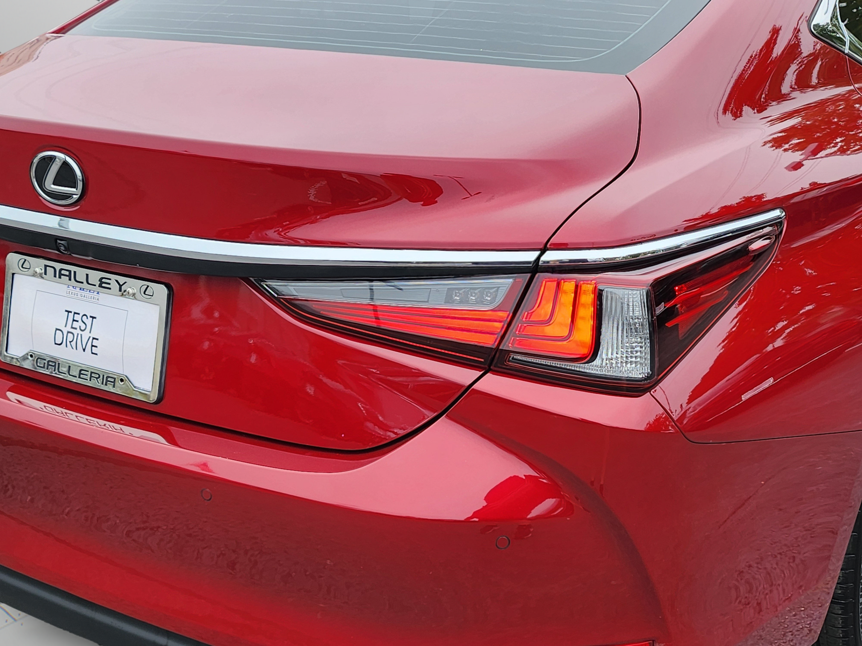 Certified 2025 Lexus ES 350 w/ Premium Package FWD image 9