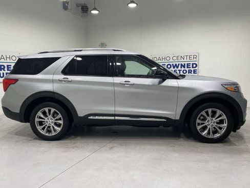 Used 2021 Ford Explorer Limited w/ Equipment Group 301A image 9