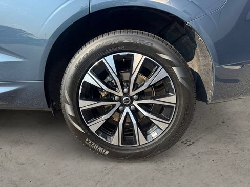 Certified 2024 Volvo XC60 B5 Plus w/ Climate Package AWD/4WD image 9