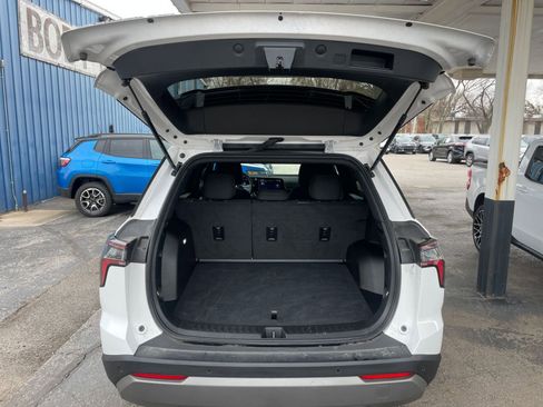 Used 2025 Chevrolet Equinox LT image 30