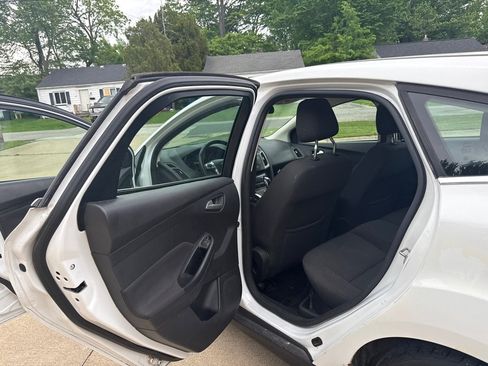 Used 2012 Ford Focus SEL FWD image 12