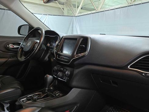 Used 2020 Jeep Cherokee Trailhawk w/ Comfort/Convenience Group image 12