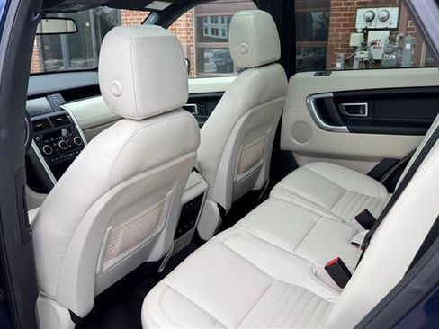 Used 2016 Land Rover Discovery Sport HSE Luxury AWD/4WD image 23