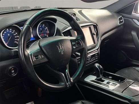 Used 2015 Maserati Ghibli image 19