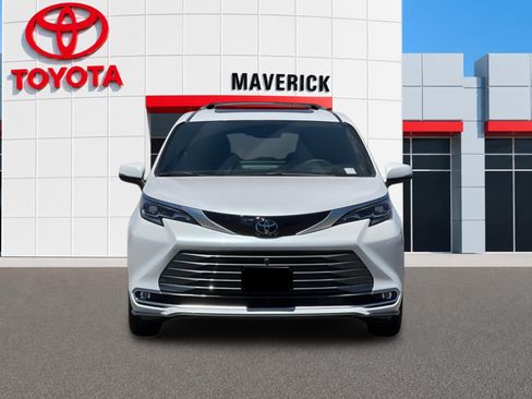 New 2026 Toyota Sienna Platinum AWD/4WD image 8