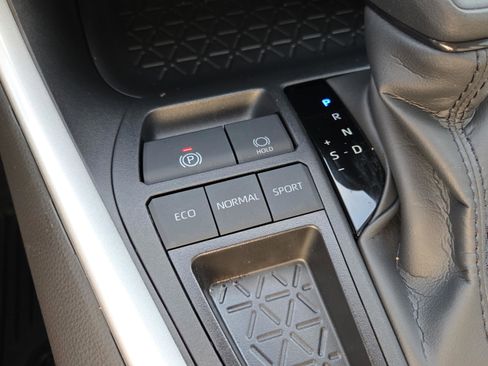 Certified 2025 Toyota RAV4 LE FWD image 23