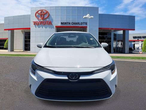 Used 2025 Toyota Corolla LE w/ LE Premium Package FWD image 3