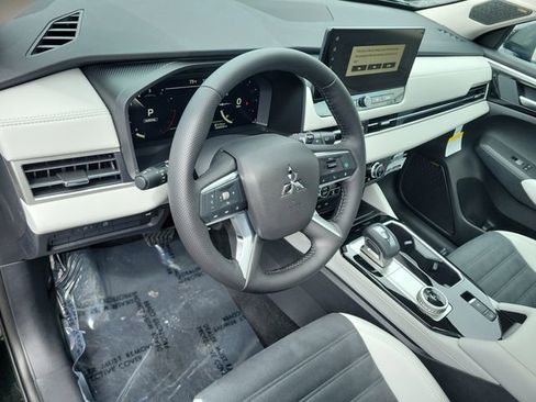 New 2026 Mitsubishi Outlander SE FWD image 22