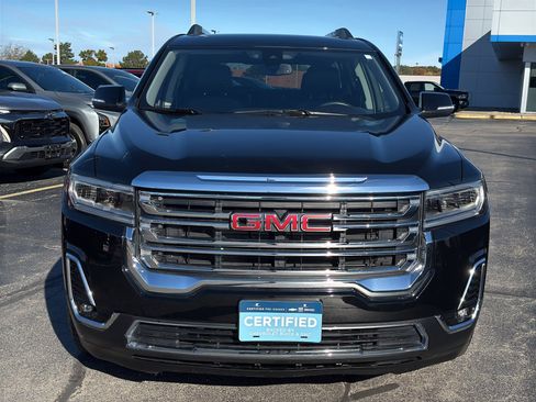 Certified 2023 GMC Acadia SLT w/ Preferred Package image 3