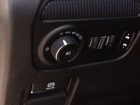 Used 2023 Jeep Grand Wagoneer 4WD image 13
