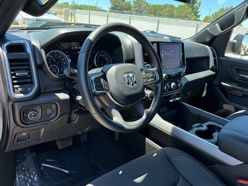 New 2026 RAM 1500 Express AWD/4WD image 18