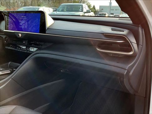 Used 2025 Toyota Crown Platinum image 13