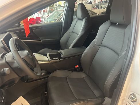 New 2025 Toyota bZ4X AWD image 5