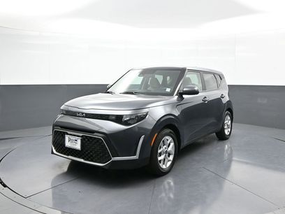 Used 2023 Kia Soul LX w/ LX Technology Package