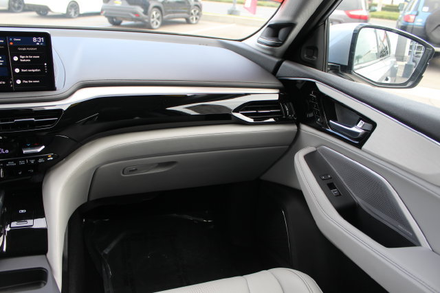 Used 2025 Acura MDX w/ Technology Package FWD image 42