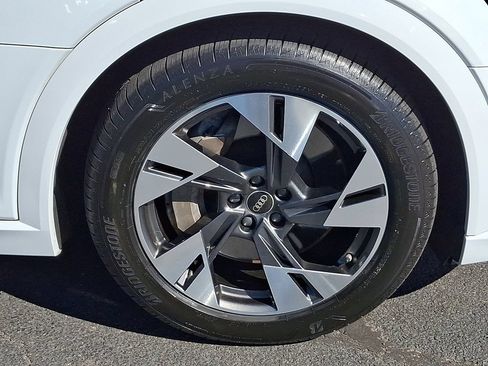 Certified 2023 Audi e-tron Premium Plus w/ Premium Plus Package AWD/4WD image 15