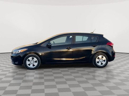 Used 2017 Kia Forte LX image 5